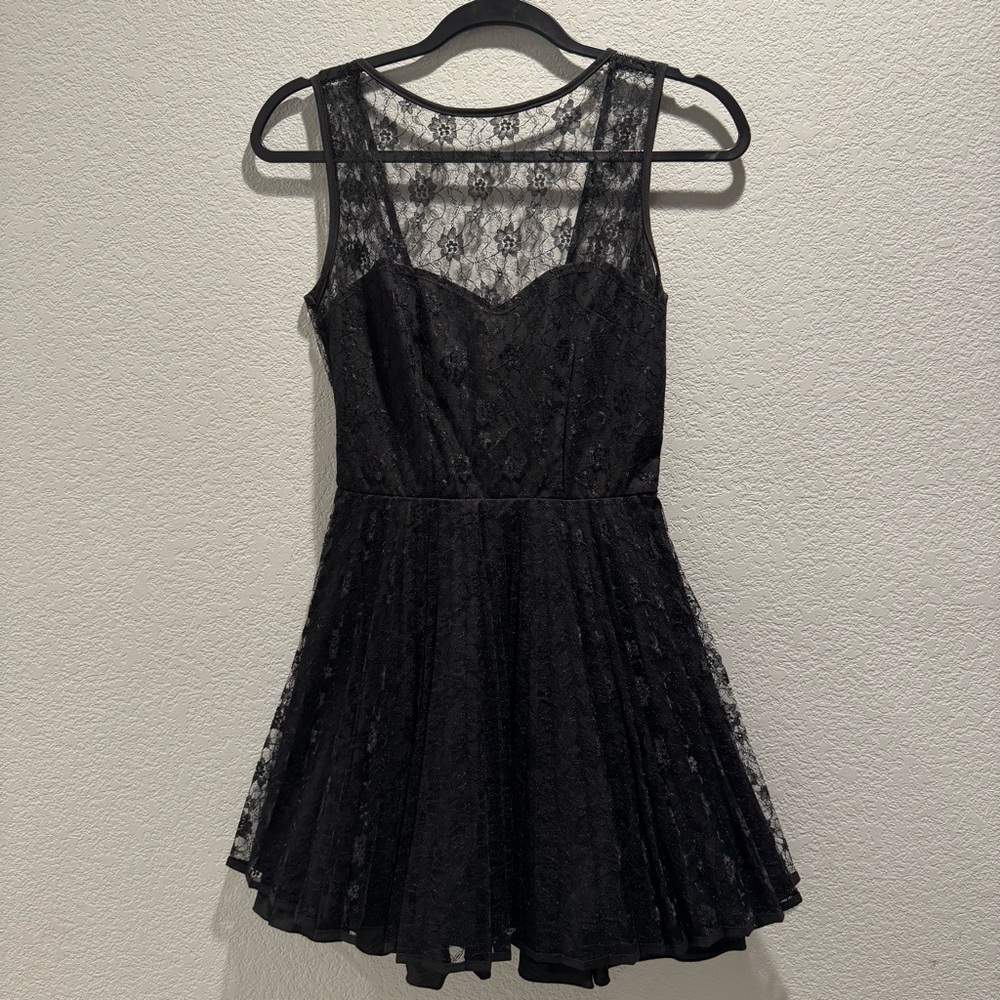 Jones + Jones Vickey Lace Mini Dress – Black (UK Size 8)